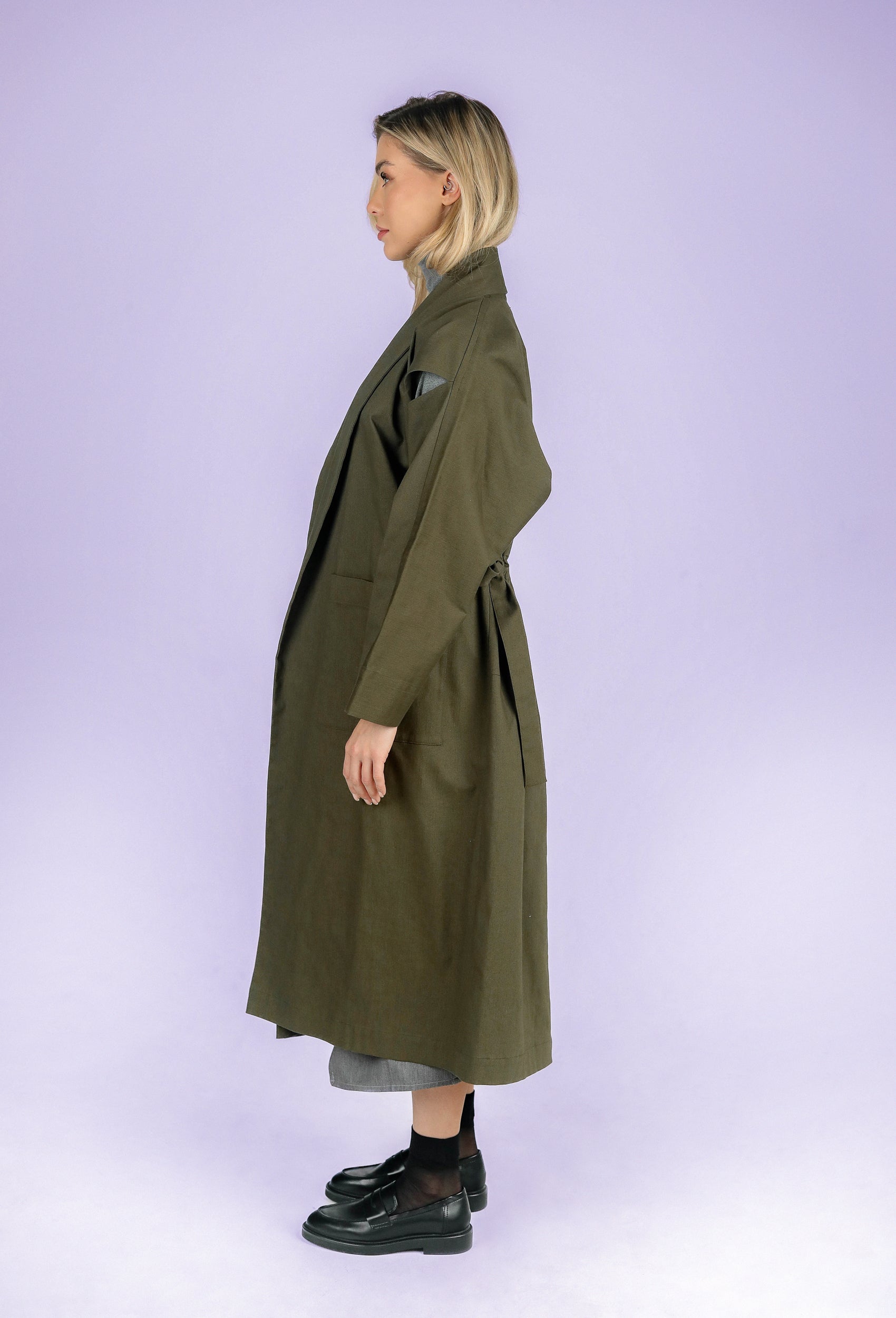 Nunoro - Trenchcoat CANDU s variabilnými rukávmi - Produkt z bočnej strany